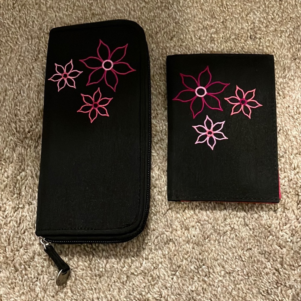 Travelon matching wallet and passport cover